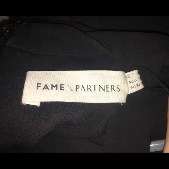 NWT fame and partners gown Size 2 FITS LIKE 0 - Picture 4 of 8